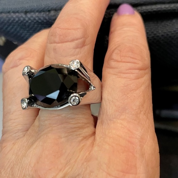 Pretty Chico's ring size 8.5 - Picture 1 of 5